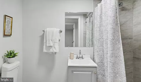 Bath - 3319 Leighton Ave, Baltimore, MD 21215 photo 5 of 7