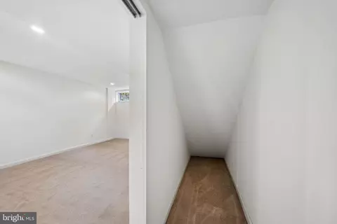 Entry Way - 1432 Redfern Ave, Baltimore, MD 21211 photo 7 of 8