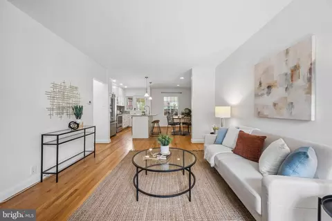 Living - 1432 Redfern Ave, Baltimore, MD 21211 photo 5 of 5
