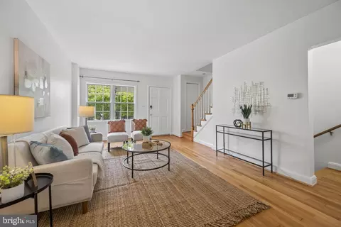 Living - 1432 Redfern Ave, Baltimore, MD 21211 photo 4 of 5