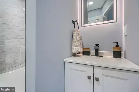 Bath - 1693 Darley, Baltimore, MD 21213 photo 6 of 8