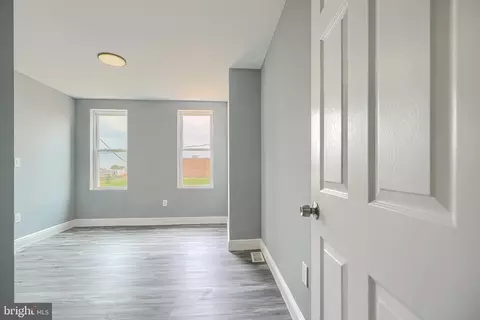 Entry Way - 1693 Darley, Baltimore, MD 21213 photo 5 of 9