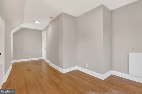 Entry Way - 315 E Cold Spring Ln, Baltimore, MD 21212 photo 3 of 5
