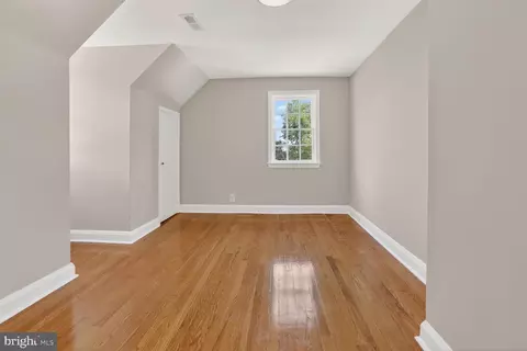 Bedroom - 315 E Cold Spring Ln, Baltimore, MD 21212 photo 3 of 3
