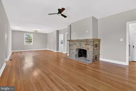 Living - 315 E Cold Spring Ln, Baltimore, MD 21212 photo 1 of 4