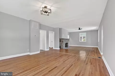 Living - 315 E Cold Spring Ln, Baltimore, MD 21212 photo 4 of 4