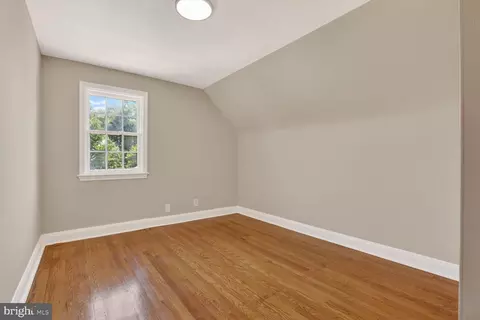 Bedroom - 315 E Cold Spring Ln, Baltimore, MD 21212 photo 2 of 3