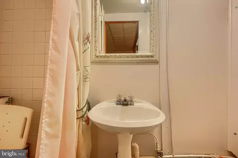 Bath - 5356 Gist Ave, Baltimore, MD 21215 photo 3 of 3
