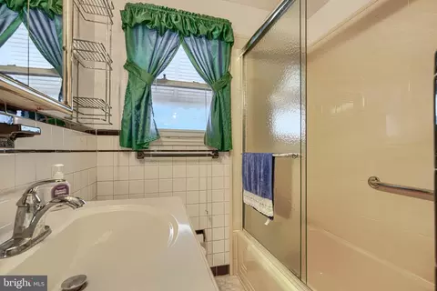 Bath - 5356 Gist Ave, Baltimore, MD 21215 photo 1 of 3