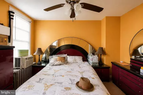 Bedroom - 3247 Shannon Dr, Baltimore, MD 21213 photo 5 of 6