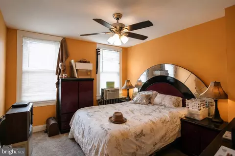 Bedroom - 3247 Shannon Dr, Baltimore, MD 21213 photo 4 of 6