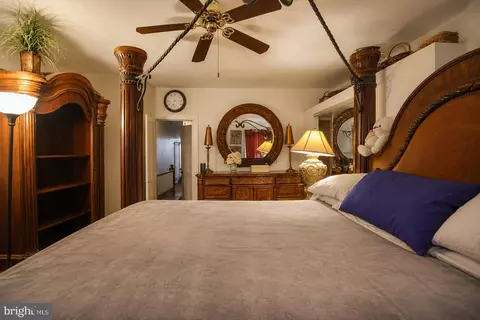 Bedroom - 3247 Shannon Dr, Baltimore, MD 21213 photo 3 of 6