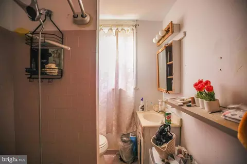 Bath - 3247 Shannon Dr, Baltimore, MD 21213 photo 1 of 1
