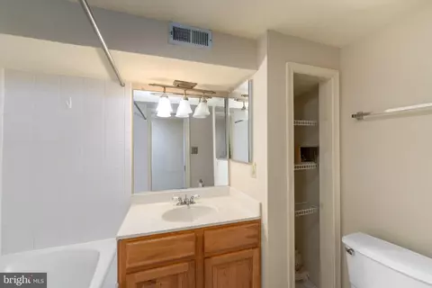 Bath - 2619 Fleet St, Baltimore, MD 21224 photo 2 of 2