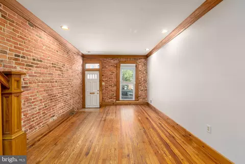 Living - 2619 Fleet St, Baltimore, MD 21224 photo 1 of 4