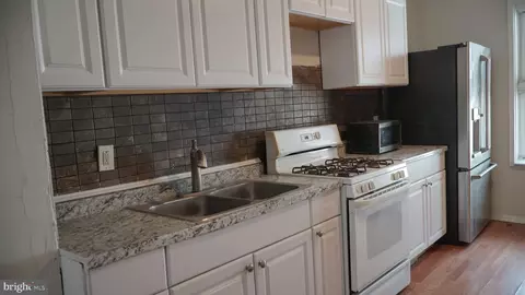 Entry Way - 2802 Jefferson St, Baltimore, MD 21205 photo 3 of 8