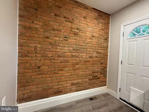Entry Way - 417 Scott St, Baltimore, MD 21230 photo 3 of 8