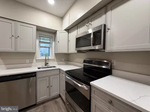 Kitchen - 417 Scott St, Baltimore, MD 21230 photo 4 of 6