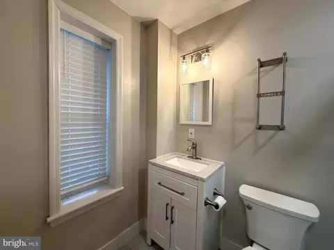 Bath - 417 Scott St, Baltimore, MD 21230 photo 1 of 5