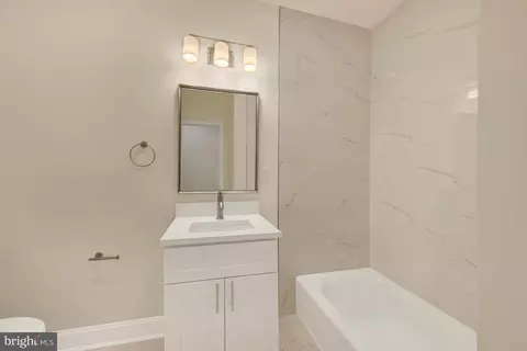 Bath - 1736 Westphal Pl, Baltimore, MD 21230 photo 2 of 2