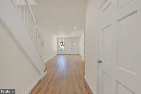 Entry Way - 1736 Westphal Pl, Baltimore, MD 21230 photo 2 of 4