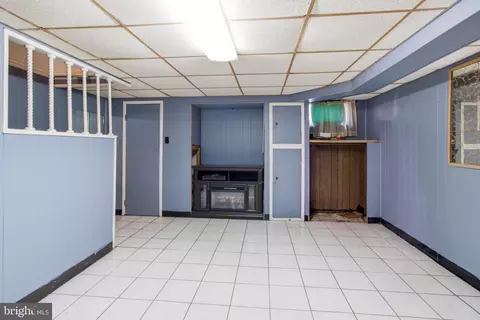 Living - 709 Tolna St, Baltimore, MD 21224 photo 4 of 4