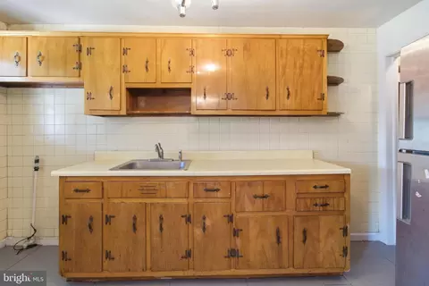 Kitchen - 709 Tolna St, Baltimore, MD 21224 photo 1 of 2