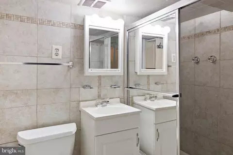 Bath - 709 Tolna St, Baltimore, MD 21224 photo 3 of 3