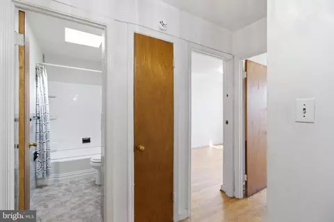 Entry Way - 709 Tolna St, Baltimore, MD 21224 photo 5 of 7
