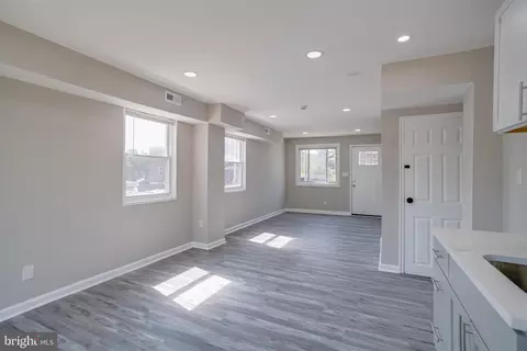 Living - 4100 Colborne Rd, Baltimore, MD 21229 photo 7 of 7