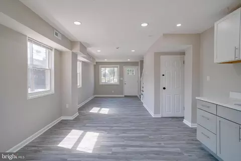 Living - 4100 Colborne Rd, Baltimore, MD 21229 photo 6 of 7