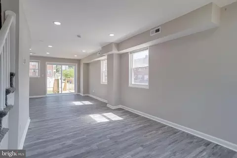 Living - 4100 Colborne Rd, Baltimore, MD 21229 photo 1 of 7