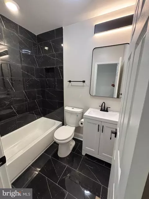 Bath - 5300 Maple Ave, Baltimore, MD 21215 photo 1 of 1
