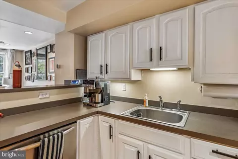 Kitchen - 136 E Fort Ave, Baltimore, MD 21230 photo 2 of 2