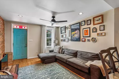 Entry Way - 136 E Fort Ave, Baltimore, MD 21230 photo 1 of 7
