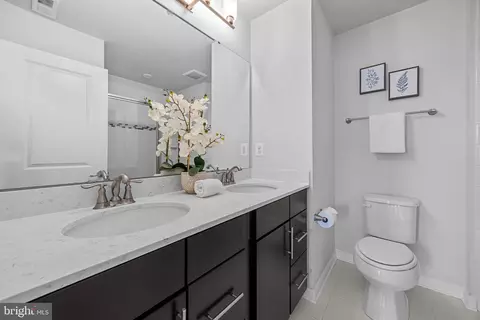Bath - 102 Oldham St, Baltimore, MD 21224 photo 1 of 4