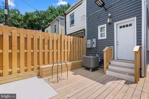 Exterior - 1008 E Biddle St, Baltimore, MD 21202 photo 3 of 4