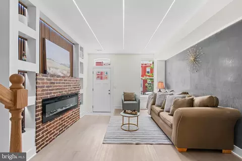 Entry Way - 1008 E Biddle St, Baltimore, MD 21202 photo 3 of 9