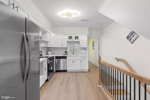 Entry Way - 1008 E Biddle St, Baltimore, MD 21202 photo 4 of 9
