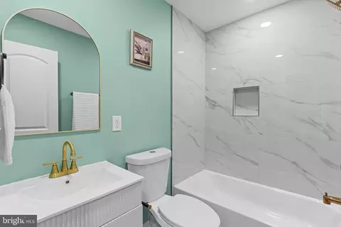 Bath - 1008 E Biddle St, Baltimore, MD 21202 photo 3 of 6