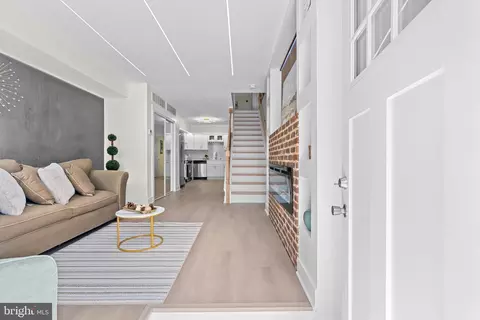 Entry Way - 1008 E Biddle St, Baltimore, MD 21202 photo 1 of 9
