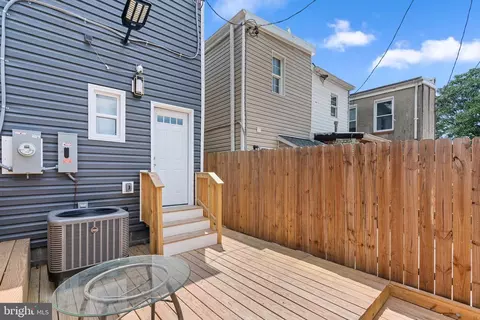 Exterior - 1008 E Biddle St, Baltimore, MD 21202 photo 4 of 4