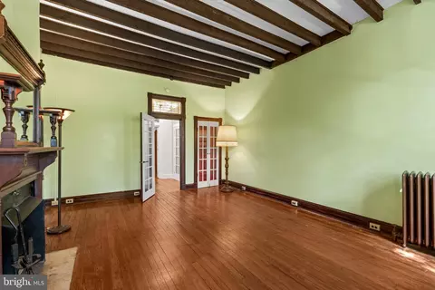 Living - 2014 Mount Royal Ter, Baltimore, MD 21217 photo 3 of 6