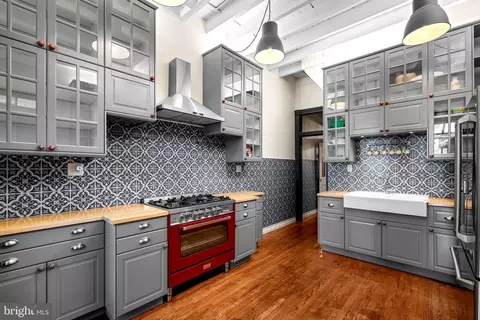 Kitchen - 2014 Mount Royal Ter, Baltimore, MD 21217 photo 2 of 5