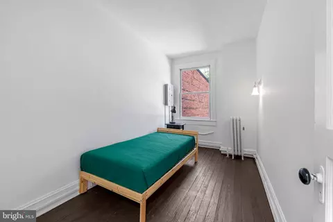Bedroom - 2014 Mount Royal Ter, Baltimore, MD 21217 photo 4 of 6