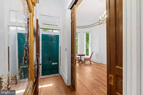 Entry Way - 2014 Mount Royal Ter, Baltimore, MD 21217 photo 2 of 9