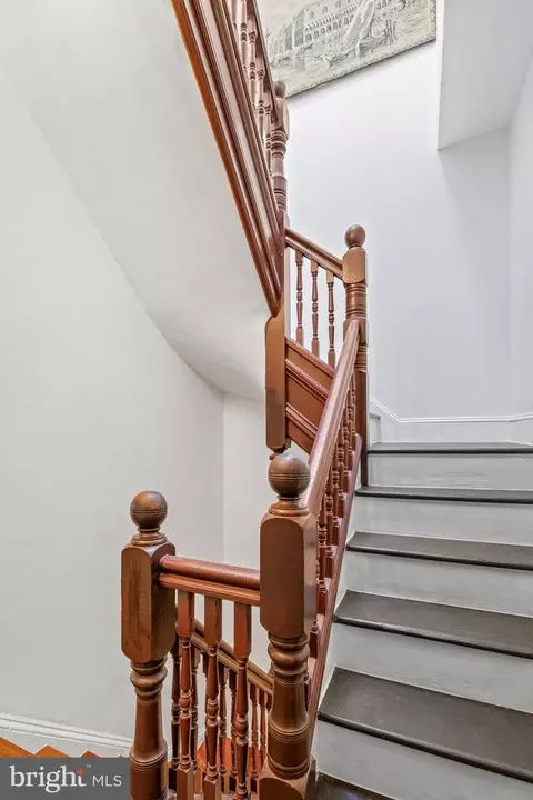 Entry Way - 2014 Mount Royal Ter, Baltimore, MD 21217 photo 7 of 9