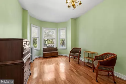 Living - 2014 Mount Royal Ter, Baltimore, MD 21217 photo 4 of 6
