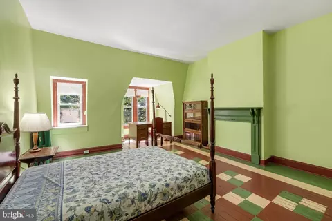 Bedroom - 2014 Mount Royal Ter, Baltimore, MD 21217 photo 1 of 6