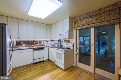 Kitchen - 6343 Red Cedar Pl, Baltimore, MD 21209 photo 4 of 4